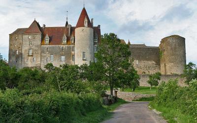 Dcouverte du village mdival de Chateauneuf en Auxois