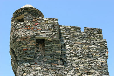 La tour gnoise du village de Nonza sur la cte ouest du cap Corse