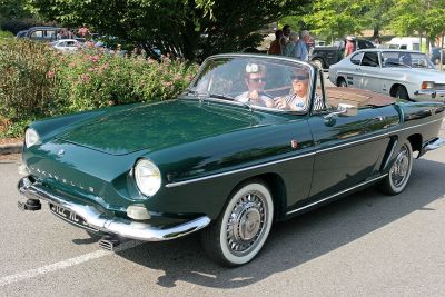 Dfil de vieilles voitures - Old cars exhibition