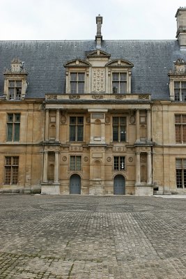 Visite du chateau dEcouen et de son muse sur la Renaissance