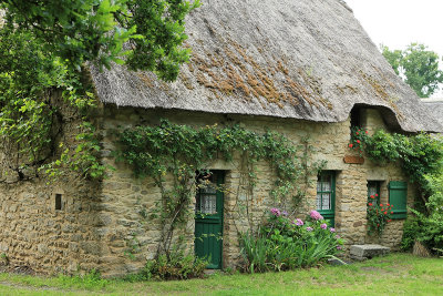 Maison  toit de chaume de Krhinet un village class de la Grande Brire - MK3_4431_DXO.jpg