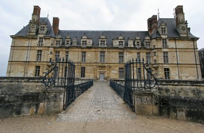 Visite du chateau dEcouen et de son muse sur la Renaissance