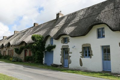 Maison  toit de chaume dans le hameau de Kerbourg - IMG_0390_DXO.jpg