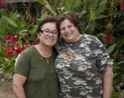 Anna and Carmen in Costa Rica 