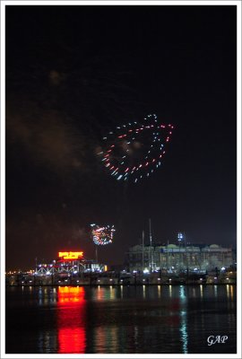 20080101_NewYearCountdown_75_sm.jpg