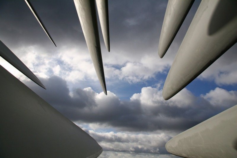 Wind energy strikes back!