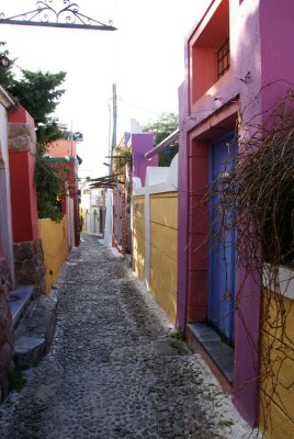 Cobbled alley in Oia.