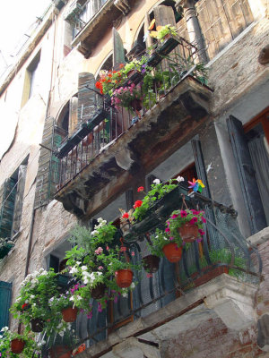 Archetypical house on the water seen from our Gondola.