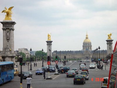 Le Place de la Concorde, with the Golden Dome of Les Invalides looming large.