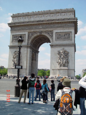 L'Arc De Triomphe (The Arch of Triumph) at the Champs Elysees in all its splendor!