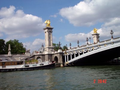Le Pont Neuf (lietrally, the New Bridge) as seen from the Bateaux Bus on the Seine.
