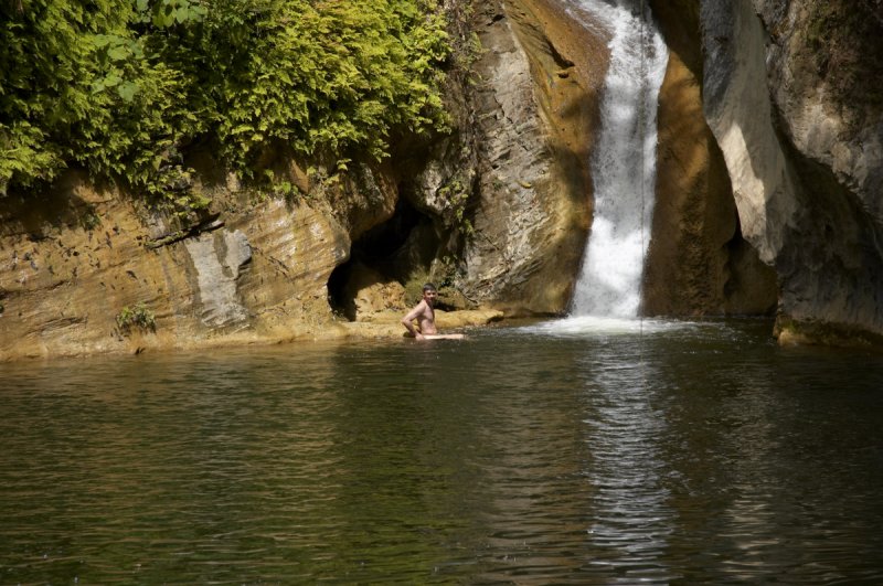 caburni waterfall