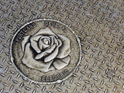 Pearl District Rose Logo Street