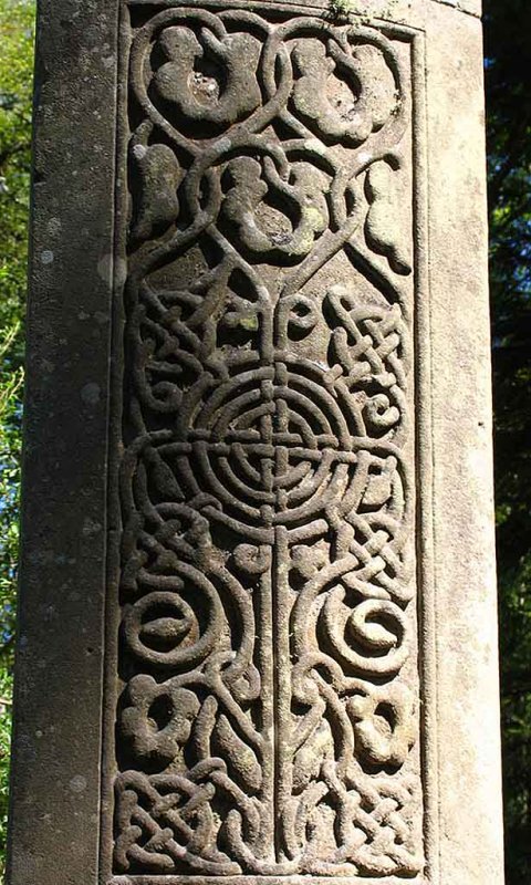 Loch an Eilean monument