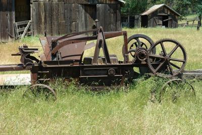 old  hay bailer.JPG