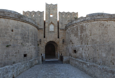 Rhodes Palace Entrance.jpg