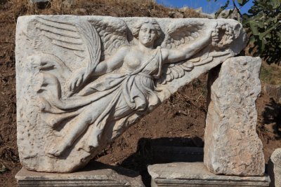 Ephesus Nike 1.jpg