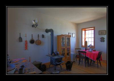Kitchen HDR-2.jpg
