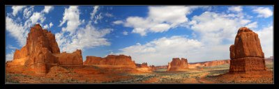 Arches Panorama1-2.jpg