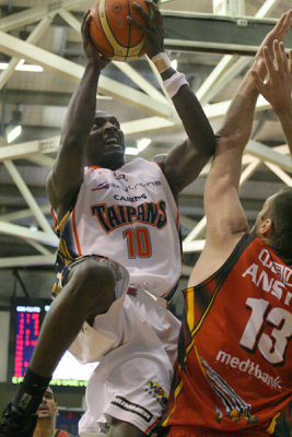 NBL Melbourne Tigers v Cairns Taipans 27dec07
