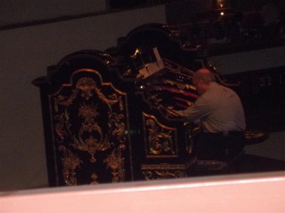 Piper Organ being lowered