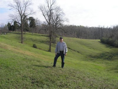 Rolf exploring battlefield, Dec 29,2007