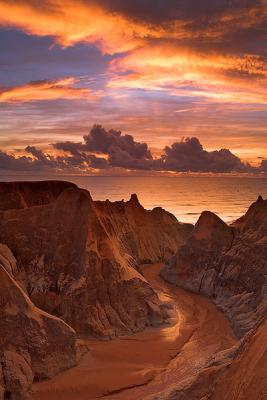 Labirinto de falsias, Morro Branco, Cear.jpg