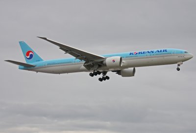 HL8218 Korean Air Lines Boeing 777-3B5(ER)