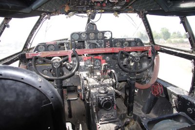 Cockpit C-46