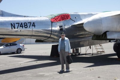 Les and the A-26