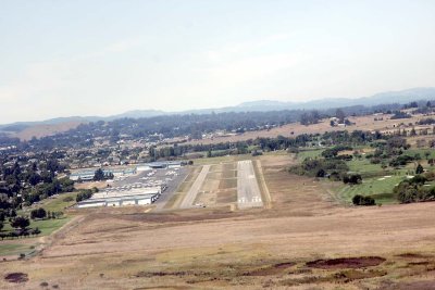 Final for Rwy 29 at Petaluma