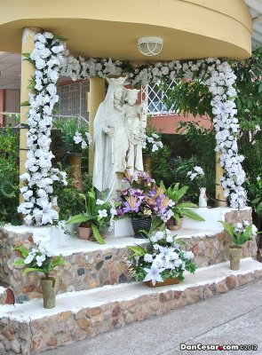 Altar for the Virgin on Isla Taboga