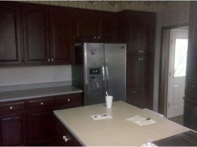 kitchen_fridge_sm.jpg