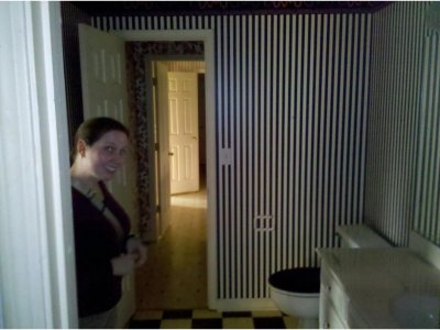 upstairs_bath_2_sm.jpg