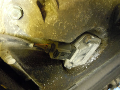 Oil level-temperature sensor connector.jpg