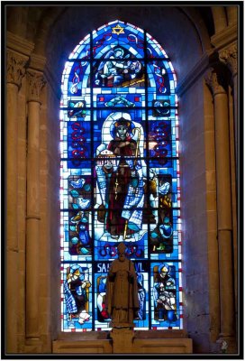 32 Chapelle Saint Rieul Window D3014098.jpg