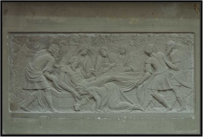 36 Mise au Tombeau bas relief D3014103.jpg