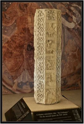 35 Zodiac Column XIIth Century D3016894.jpg