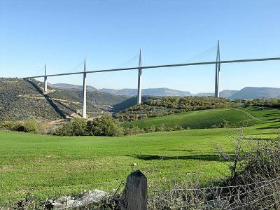 01 Millau Viaduct from the west 84000351.jpg
