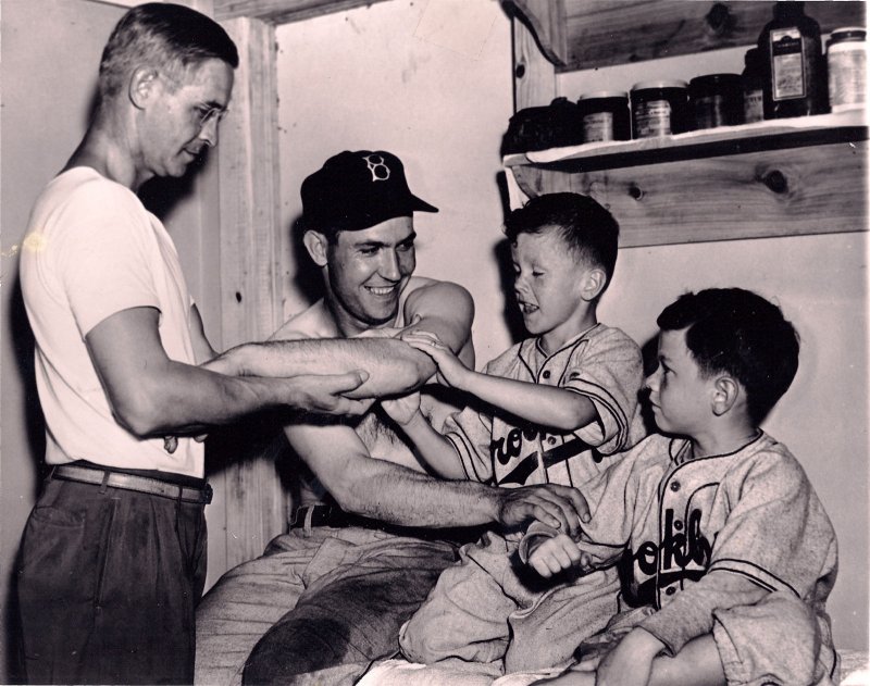 dodgers_dugout.jpg