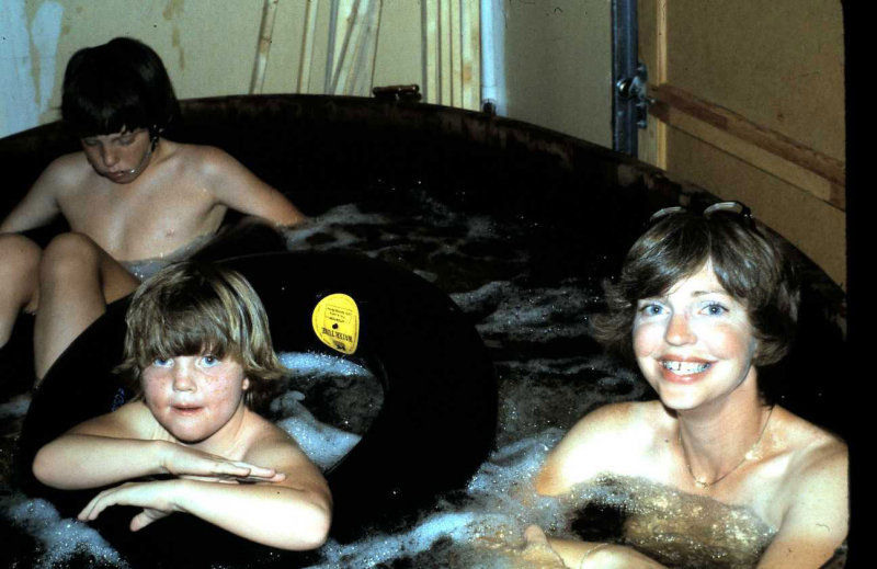 hottub70s_vail.jpg