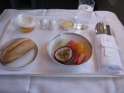 EK 406 MEL to AKL breakfast