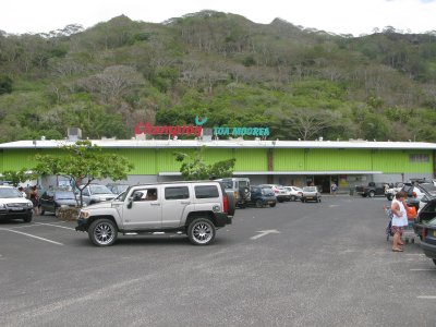 Moorea supermarket
