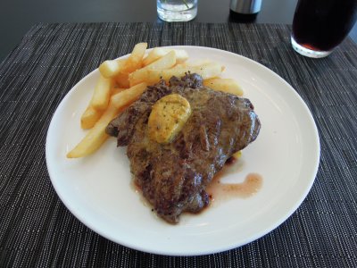 Sydney Qantas first lounge - Rangers Valley 300 day grain fed tenderloin