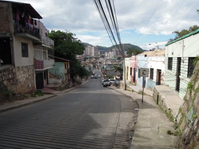 Tegucigalpa walking to centro