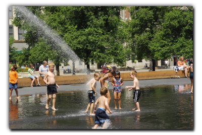 Kids in The Fountain @ Millennium Park