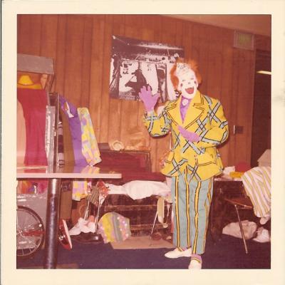 Bobby Kaye in clown alley