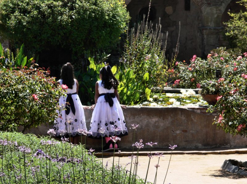 Women in Period Costume - 6.jpg