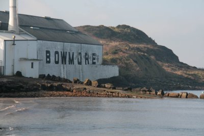 The Bowmore Distillery from the harbour
