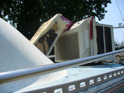boatfin7-12P1040134.jpg